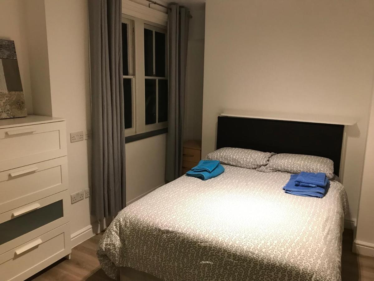 West Kensington 3 Bedroom Apartment لندن المظهر الخارجي الصورة