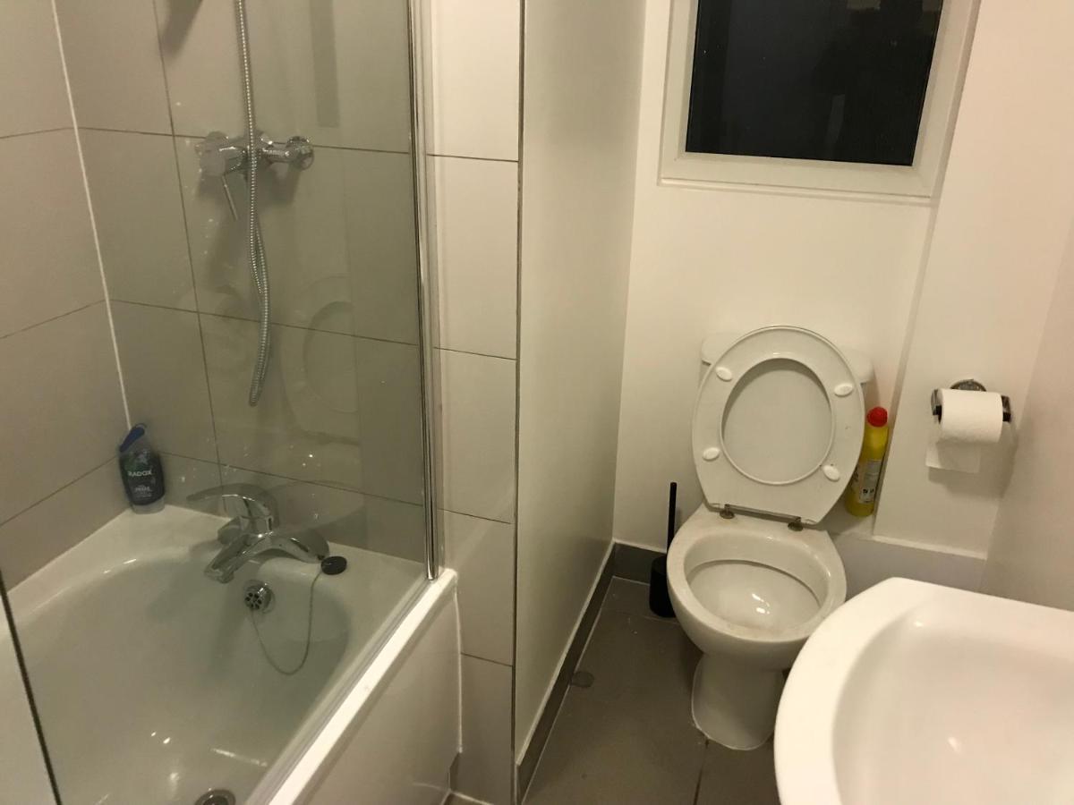 West Kensington 3 Bedroom Apartment لندن المظهر الخارجي الصورة