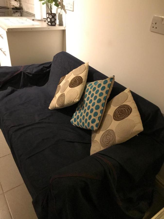 West Kensington 3 Bedroom Apartment لندن المظهر الخارجي الصورة
